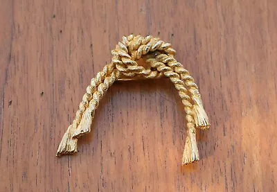 Vintage Signed Hattie Carnegie Knot Rope Gold Tone Pin Brooch • $48