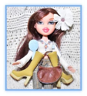 Vtg Bratz MGA Style It! Dana Hippie Chic Fashion Doll Outfit Purse Boots Shoes • $28.95