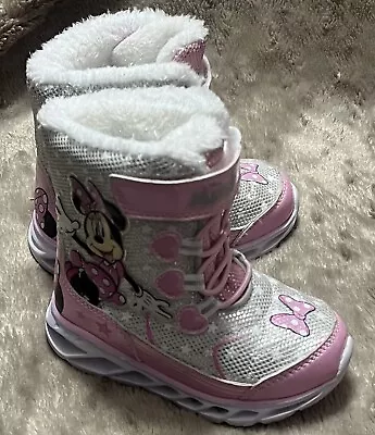DISNEY Minnie Mouse Pink Light Up SlipOn Faux Fir Winter Boots Girls Junior Sz 7 • $21