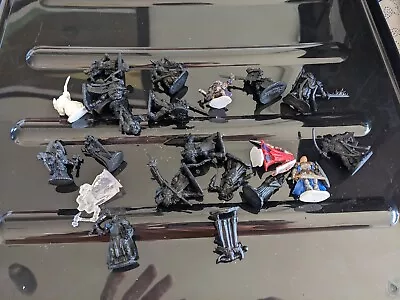 $300 • Buy Reaper Bones/Warhammer/wizkids Fantasy Miniatures - Bulk Lot - Great For D&D
