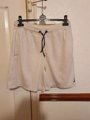 Ladies Nice Beige/Cream Kangol  Knee Length Shorts Size 12 • £3.25