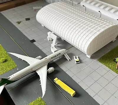 1:400 White Model Airport Terminal • $64.65