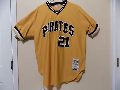 Roberto Clemente Pirates Jersey (54) Mitchell & Ness/Cooperstown/Stitched/1971 • $39.99