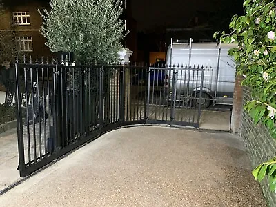 £1 • Buy AUTOMATIC ELECTRIC CURVED SLIDING DRIVEWAY GATE-the Price Is For Making An Offer