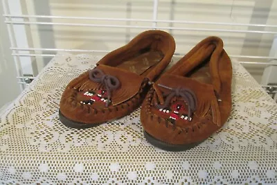 Womens MINNETONKA Brown Suede Leather Beaded Thunderbird MOCCASIN Sz 6 • $13