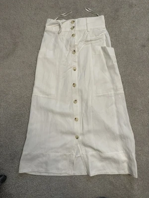 £20 • Buy Reiss White Button Skirt 4