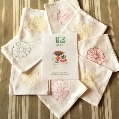 £43.52 • Buy FRENCH 1970s LINEN & COTTON NAPKINS & EMBROIDERED DAISY FLOWERS - SET OF 8 - NEW