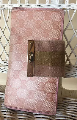 $250 • Buy Authentic Gucci GG Monogram Pink Wallet