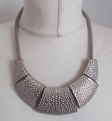 Costume Jewellery Statement Necklace Silver Tone Hammered Effect Pendant Collar • £7.85