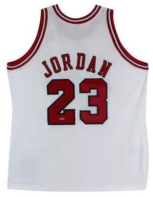 $22436.60 • Buy Bulls Michael Jordan Authentic Signed White 1997-98 Nike Jersey UDA #BAH87337