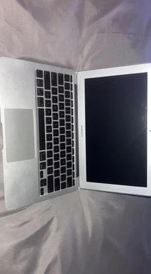 £120 • Buy MacBook Air 11” Silver Faulty 
