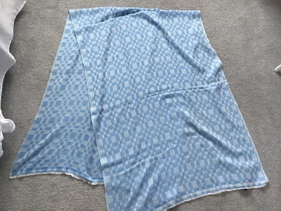 £6 • Buy Cashmere Shawl/wrap/scarf. Reversible. Beautifully Soft.