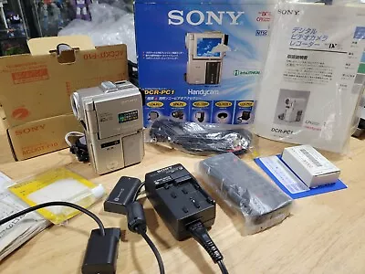 Sony Handycam DCR-PC1 Mini-DV Camcorder Carl Zeiss Japan Version RARE! COMPLETE  • $250