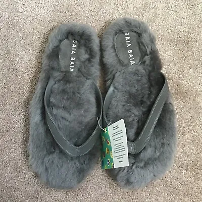 NWT-100% Wool Flip Flop(Ugg Similar)(size M Fits Like 6.5-7) • $19