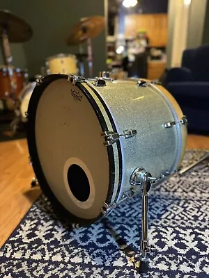 Ludwig Classic Maple Drum Set (4 Piece) • $800