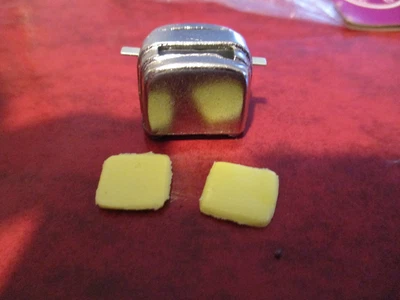 £1.90 • Buy Dolls House 1/12th Scale Toaster & Toast *from Debbiesdollshouses*
