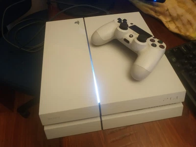 $230 • Buy Sony PlayStation 4 (PS4) Slim CUH-1102A White 500GB + Controller & Cables