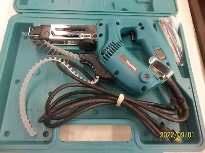 Makita  Model 6830 Auto Feed Screwdriver In Case - EXCELLENT • $93.99
