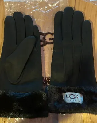 UGG Ladies Gloves Fleece Lined.  Black • $16.95