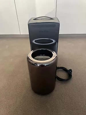 Apple Mac Pro 2013 - Xeon E5 - Quad Core @3.7GHz / 12GB RAM / 1TB SSD • $1200