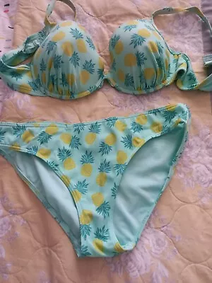 Ladies Marks Spencer 16 Green 🍍  Bikini Royal Mail • £3