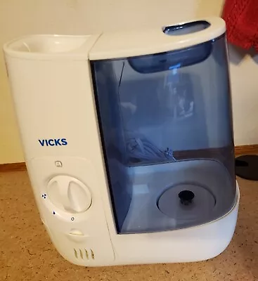 Vicks 1-Gallons Tabletop Warm Mist Humidifier (For Rooms Up To 400-sq Ft) • $30