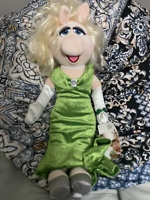 New Miss Piggy 20  Green Gown Dress Plush Disney Store The Muppets Most Wanted • $24