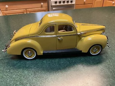 1/18 Motor Max 1940 Ford  Deluxe Sedan Yellow #73108 • $35