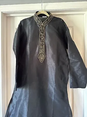 Sonisha Men's Long Sleeve Kurta Pyiama Indian Suit Black/Gold/Cream Size 40 NWT • $24.99