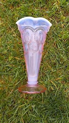 Vintage L E Smith Pink  Vase Moon & Stars Pattern Opalescent • $34