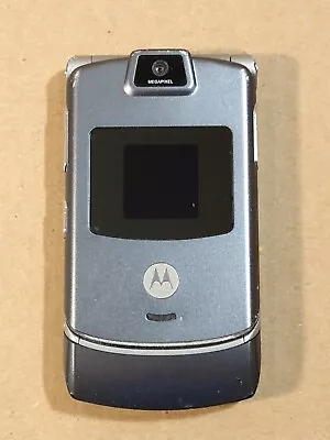 Motorola RAZR 2G Flip Phone V3c Silver Grey Vintage Collector V3 • $23.99