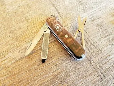 Victorinox Swiss Army Knives Bourbon Barrel Artwork Classic Sd Knife Limited  • $24.95