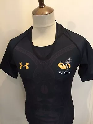 London Wasps Tight Fit Rugby Union Shirt Size Medium • £10