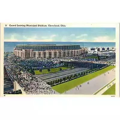 Crowd Leaving Municipal Stadium Cleveland Ohio Vintage Postcard PC8 • $8.50