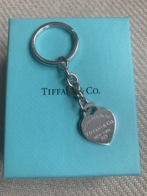 £80 • Buy Return To Tiffany Silver Heart Tag Key Ring With Box