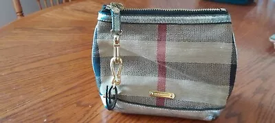 £50 • Buy Vintage Burberry Small Belt Bag