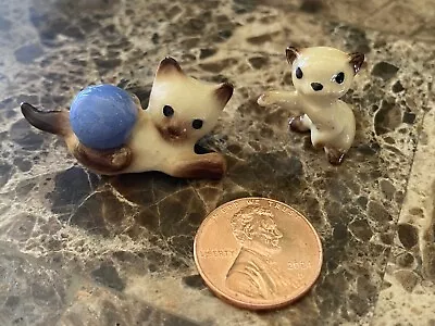2 Vintage Miniature Hagen Renaker SIAMESE CAT Figurines Micro Mini Kittens Yarn • $14.99