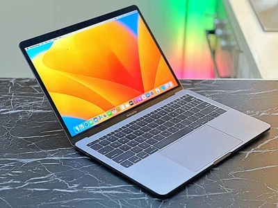 $395 • Buy MacBook Pro Intel®Core™i5*256GB SSD*8G*13.3”LED Retina*SPC GREY*macOS*Apple*USBC