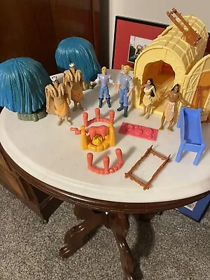 Vintage 90s Disney Pocahontas - Powhatan Long Hut Carry Around Playset + Figures • $49.99