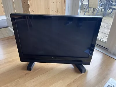 Panasonic Viera TH-37PX80B 37  720p HD Plasma Television • £0.99