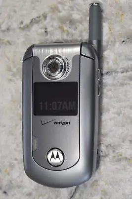 MOTOROLA Flip Phone E SERIES E815  SILVER (VERIZON) • $25