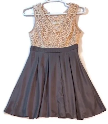A'REVE By Anthropologie Gray & Pink Lace Top A-Line Dress Juniors Size M • $27