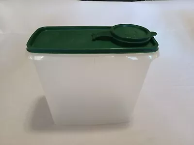 Vintage Tupperware Cereal Keeper Store & Pour 469-15 Container 470-15 GREEN Lid • $18.99