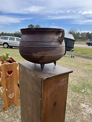 OLD POCASSET CAST IRON CAULDRON KETTLE METAL POT 6g  #9 FALL RIVER COWBOY COOK • $7500