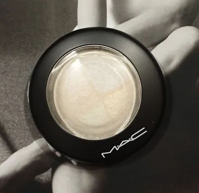 MAC Mineralize Skinfinish - BARELY DRESSED (warm Light Metallic Finish) New RARE • £26.99