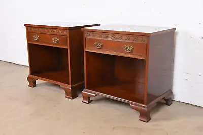 Baker Furniture English Chippendale Carved Mahogany Nightstands Pair • $2595