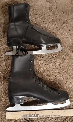 Vintage Women's Figure Ice Skates In Black - See Ruler For Approx Size • $19.95