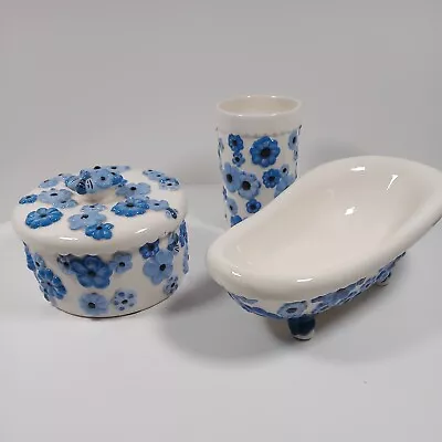 Arnels Bathroom Set Blue Daisies Ceramic Bathtub Toothbrush Cup Lidded Dish VTG • $19.99