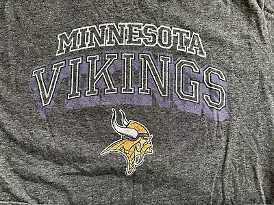 MINNESOTA VIKINGS Football Distressed Logo NFL Soft Blend T-Shirt Men's XL • $20