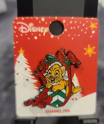 2020 Loungefly - Oliver & Company - Oliver Present OE Pin-NEW ON CARD • $16.99